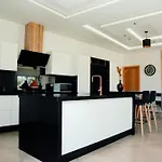 Villa Moderne A 5 Min De La Plage Avec Jardin Et 3 Salons