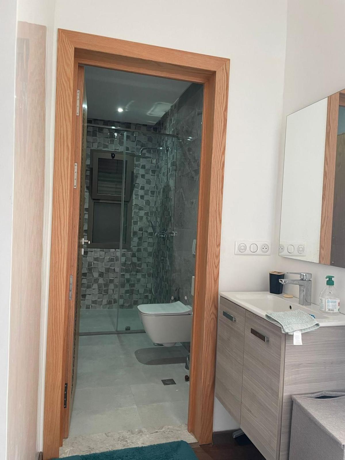 Villa Moderne A 5 Min De La Avec Jardin Et 3 Salons *