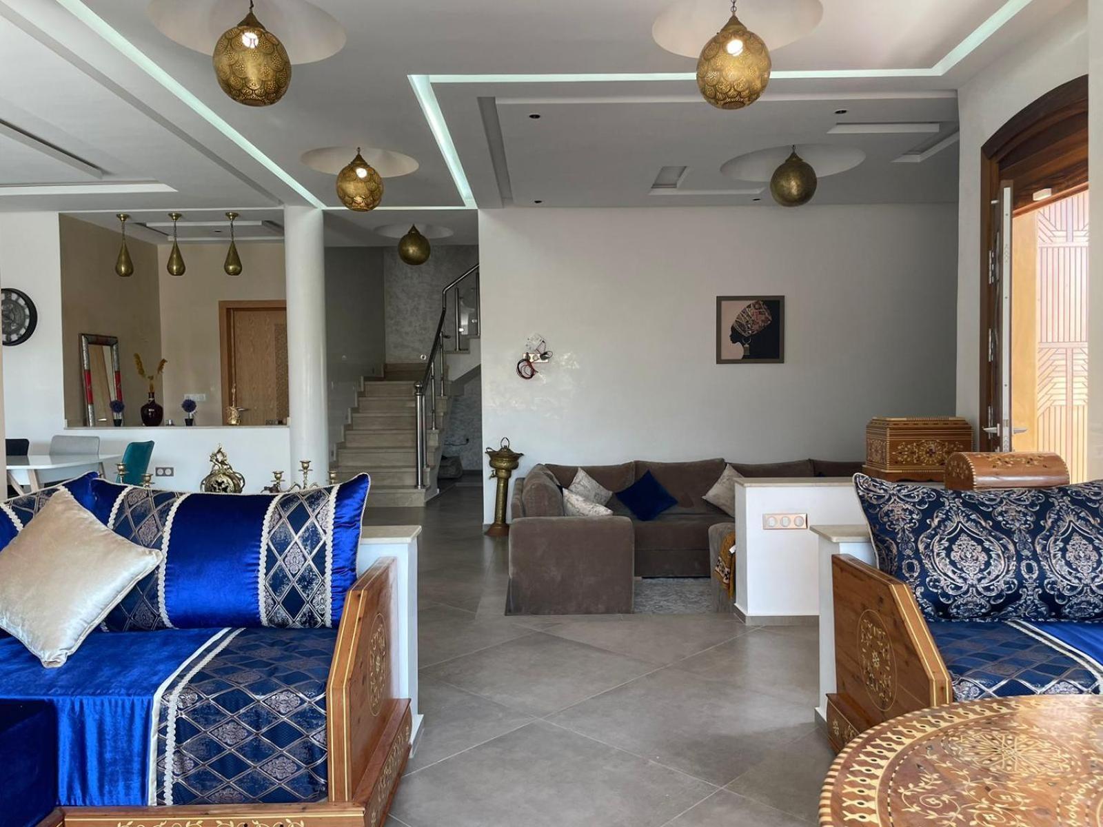 Moderne A 5 Min De La Avec Jardin Et 3 Salons Villa *