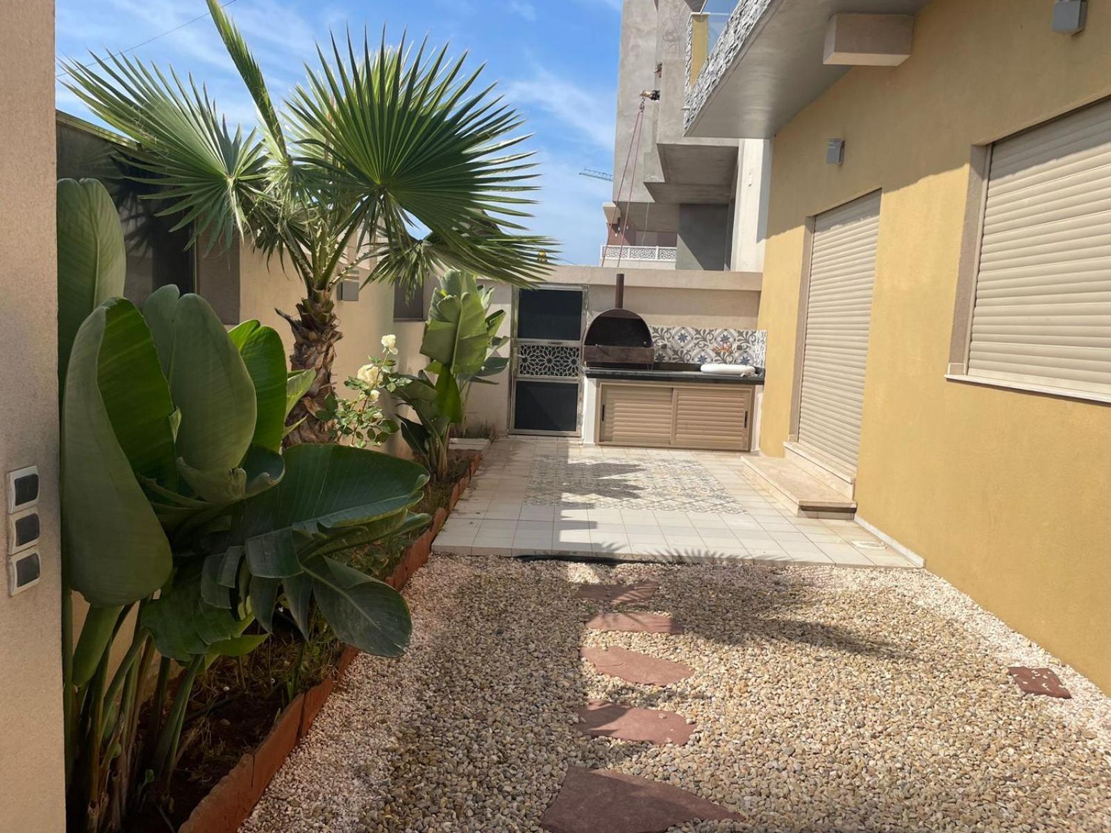 Moderne A 5 Min De La Avec Jardin Et 3 Salons