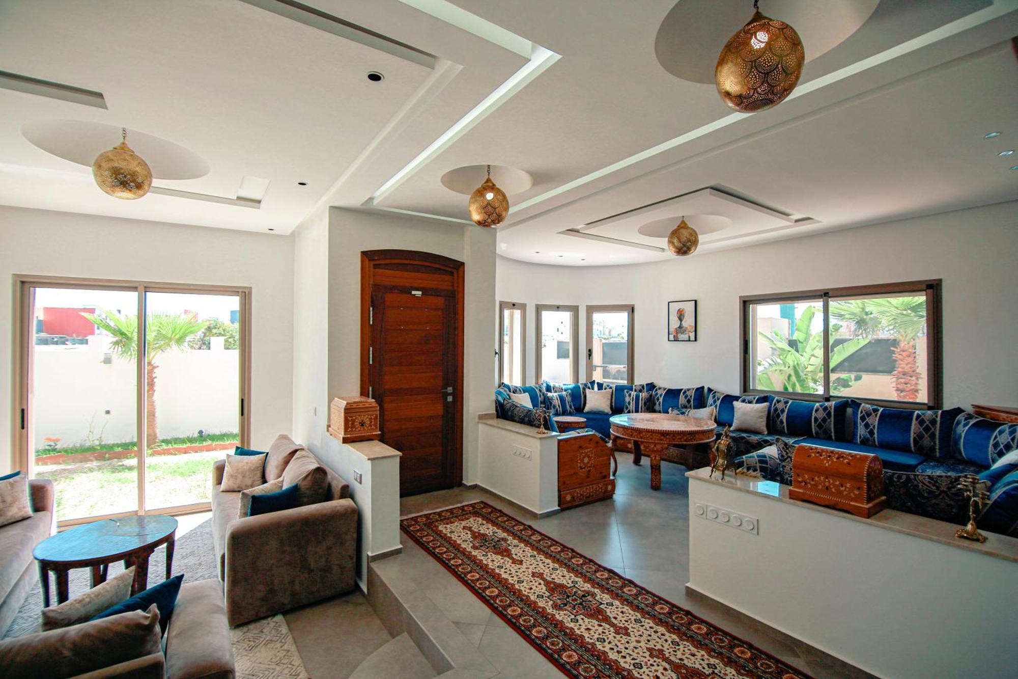 Moderne A 5 Min De La Avec Jardin Et 3 Salons Villa